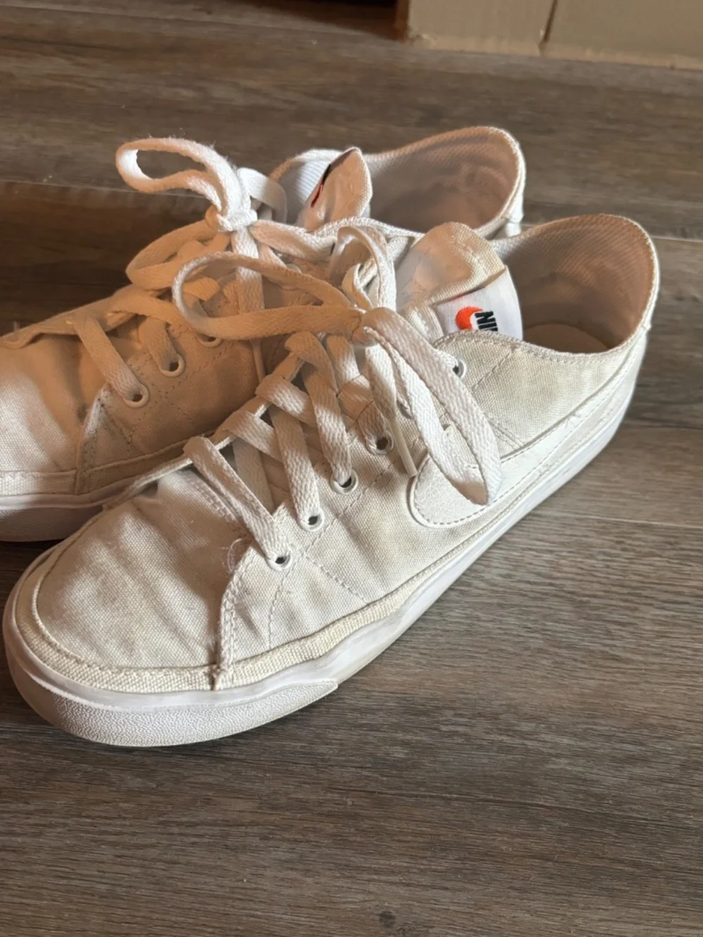 Canvas Nike Sneakers - dirty